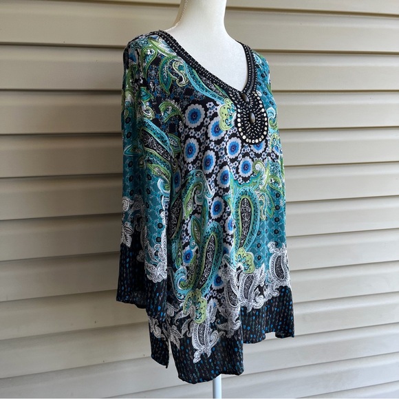 •Dress Barn• Long Sleeved Embellished Tunic Top - Size 1X - Picture 4 of 9